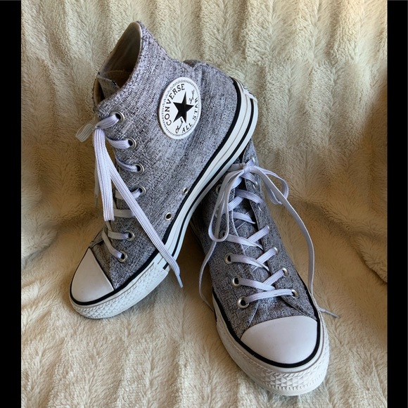metallic silver converse size 4